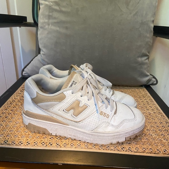 New Balance 550 Cream and Tan Sneakers - Picture 1 of 10